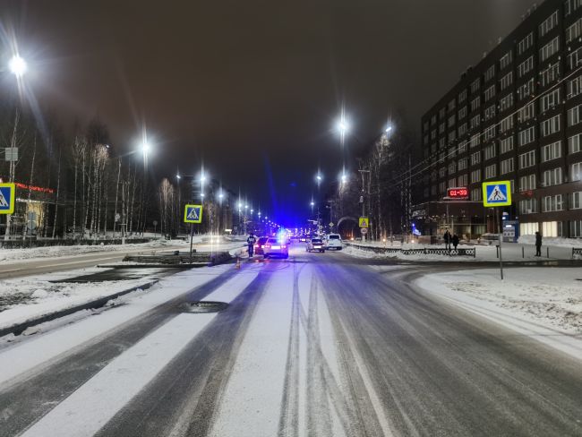 Напротив д. 39 по проспекту Ленина водитель Mercedes-Benz сбил пешехода на переходе